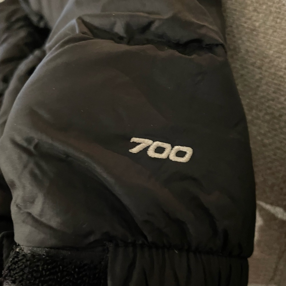 The North Face 1996 Nuptse Women’s 700 Fill Down Jacket - Picture 3 of 9
